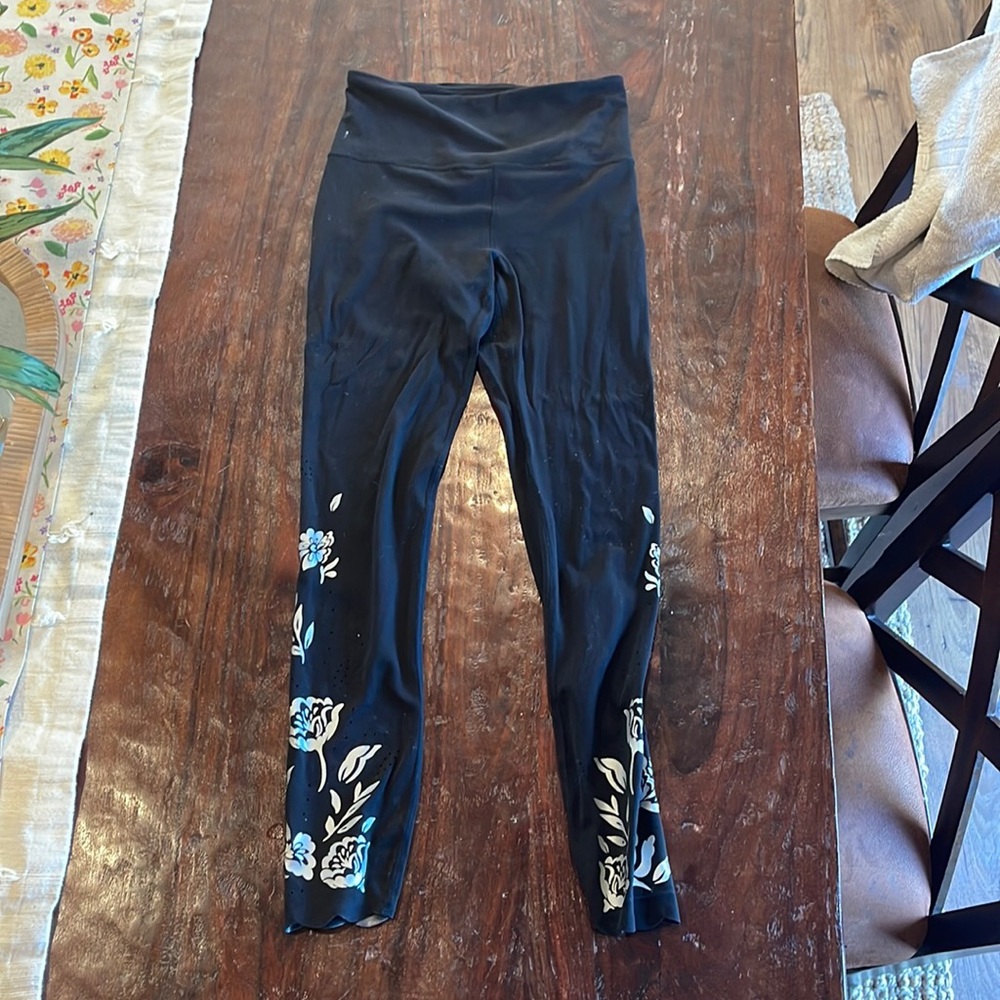 ATHLETA Elation Eyelet 7/8 tight xs/T